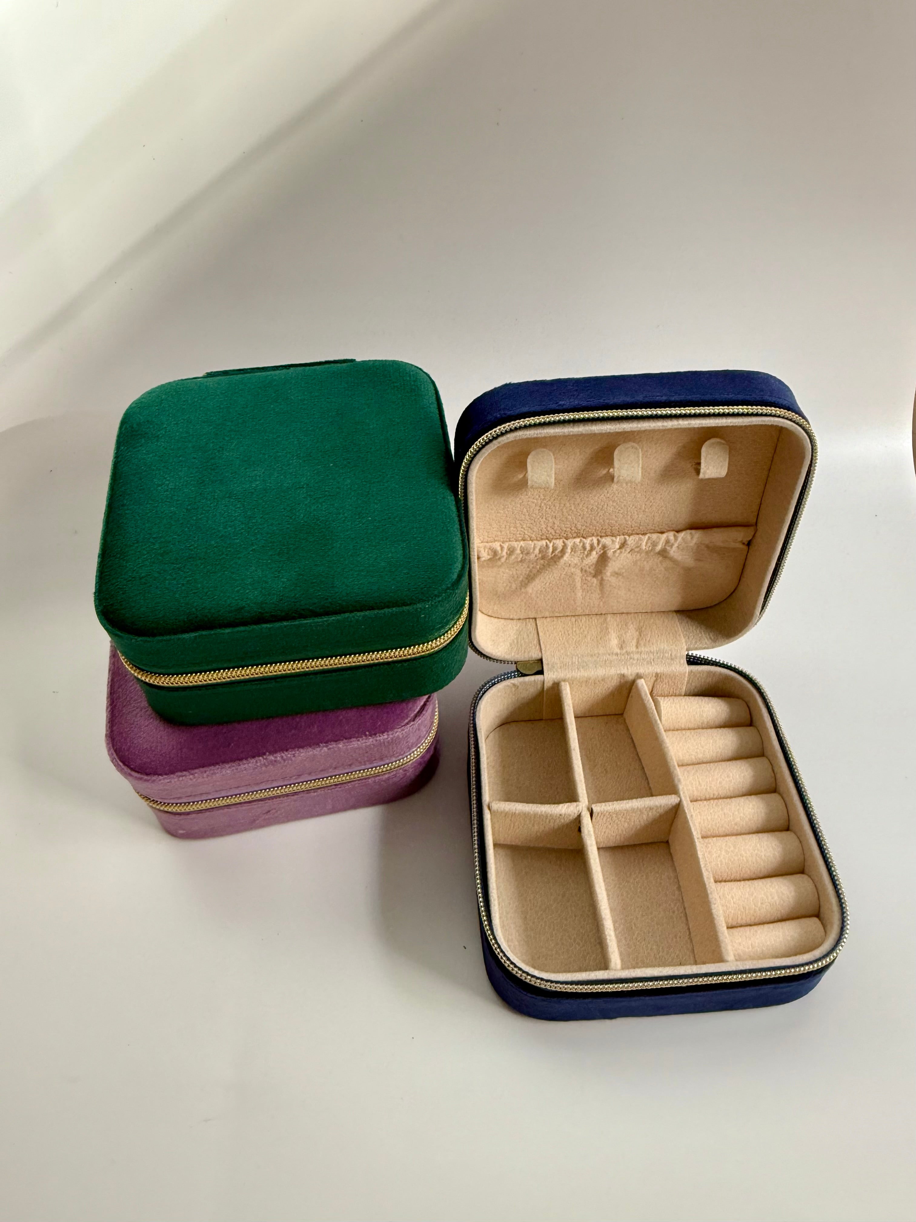 Velvet jewellery box